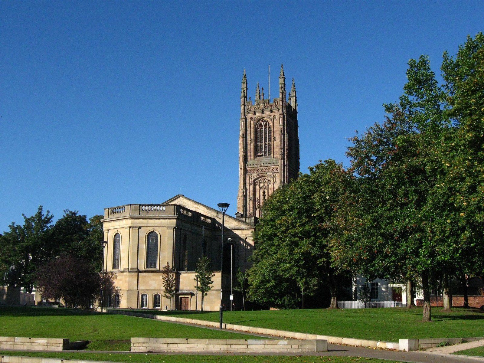 2048px-Derby_Cathedral_England.jpg
