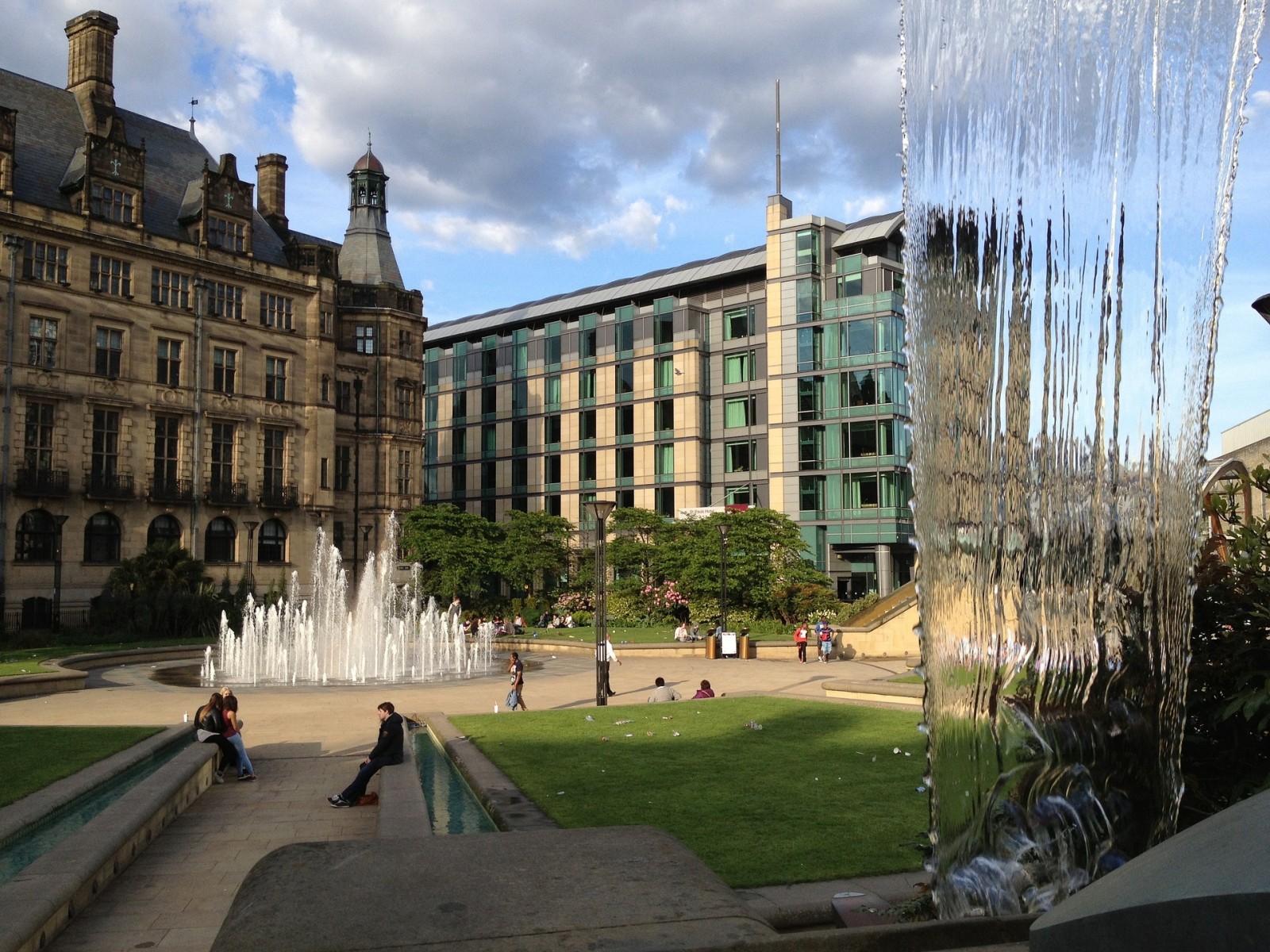 city-1137181_1920.jpg