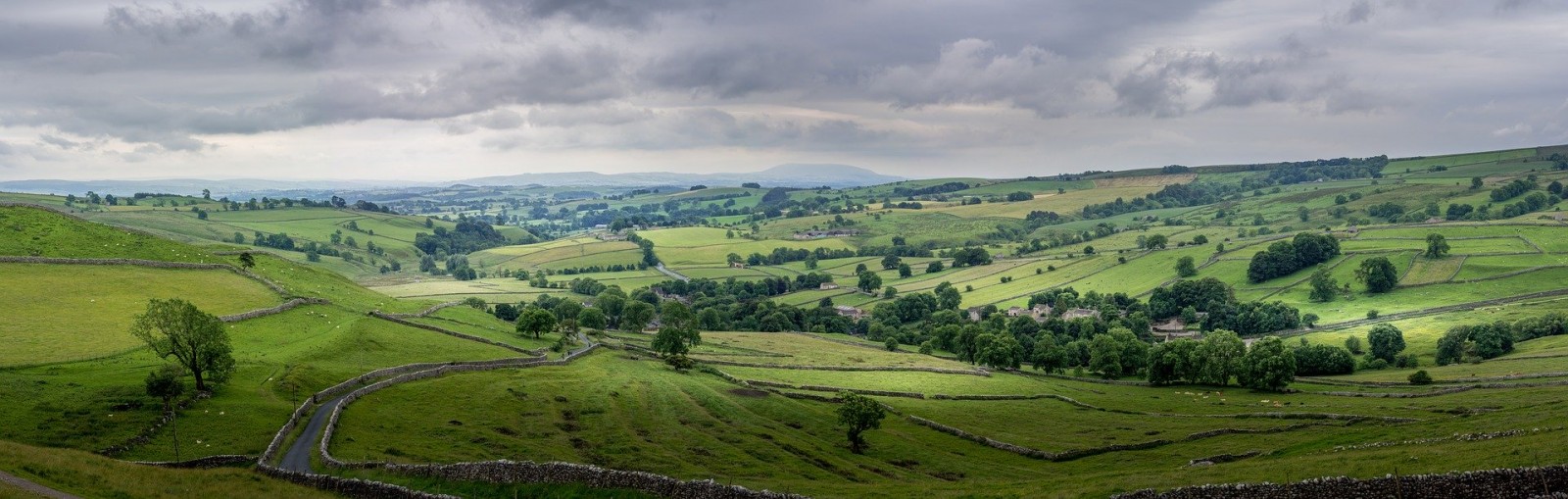 malham-2877845_1920.jpg